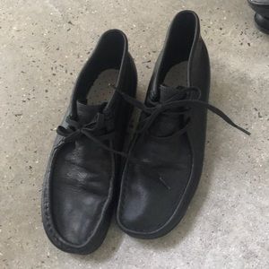 Men’s Clarks black leather desert boots